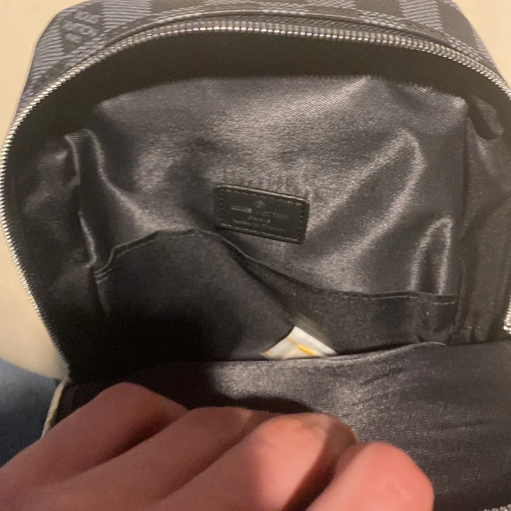 Luis Vuitton bag - Picture 3 of 4